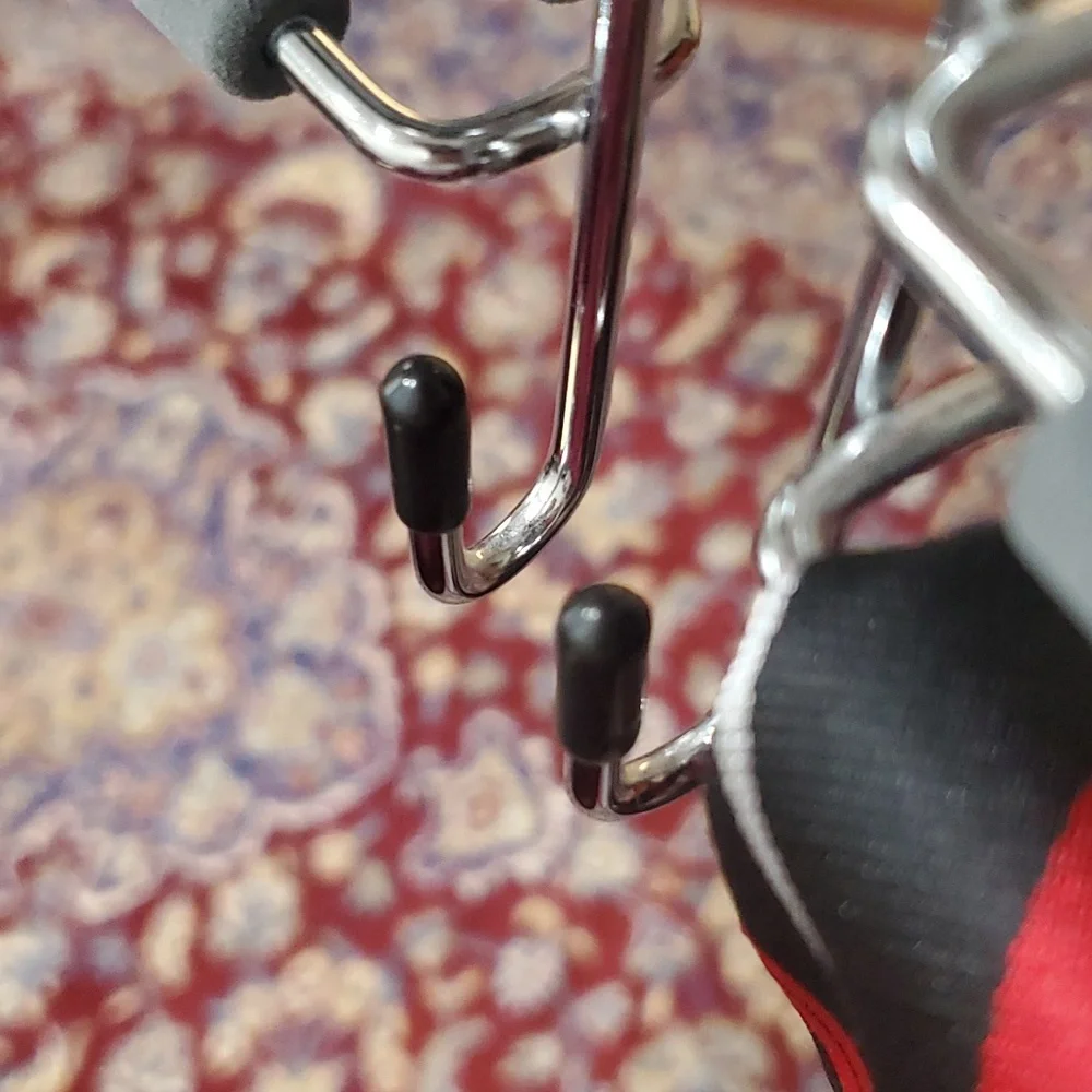 Spinning tie/jewerly hanger